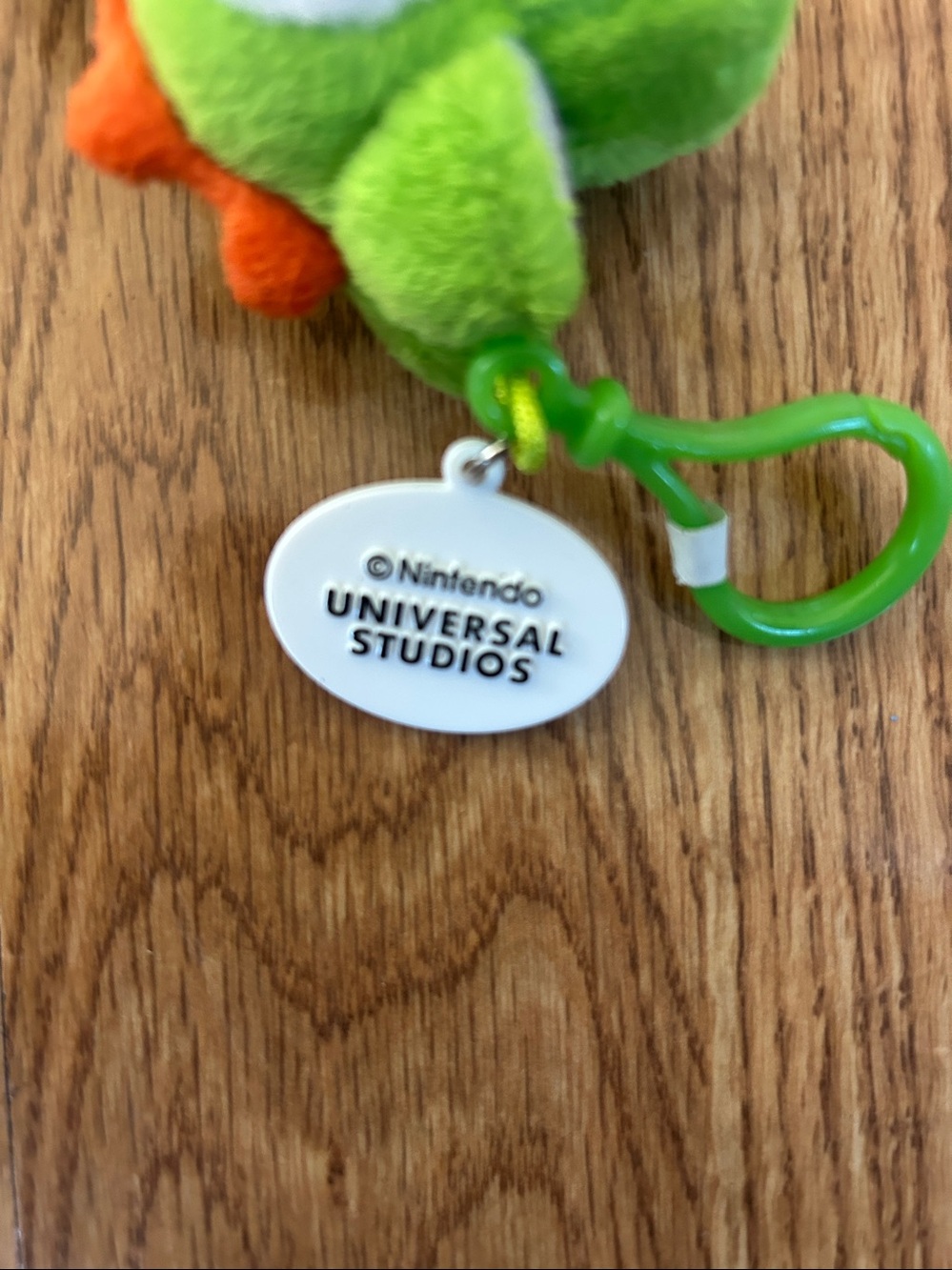 Green Yoshi Plush Keychain - Super Nintendo World - Picture 5 of 7